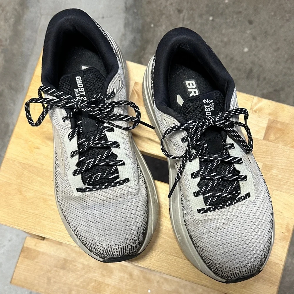 Brooks Ghost Max 2 Sneakers - Black and Cream/Tan - Picture 2 of 5